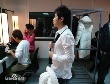 伊扬现场照片素颜照相册