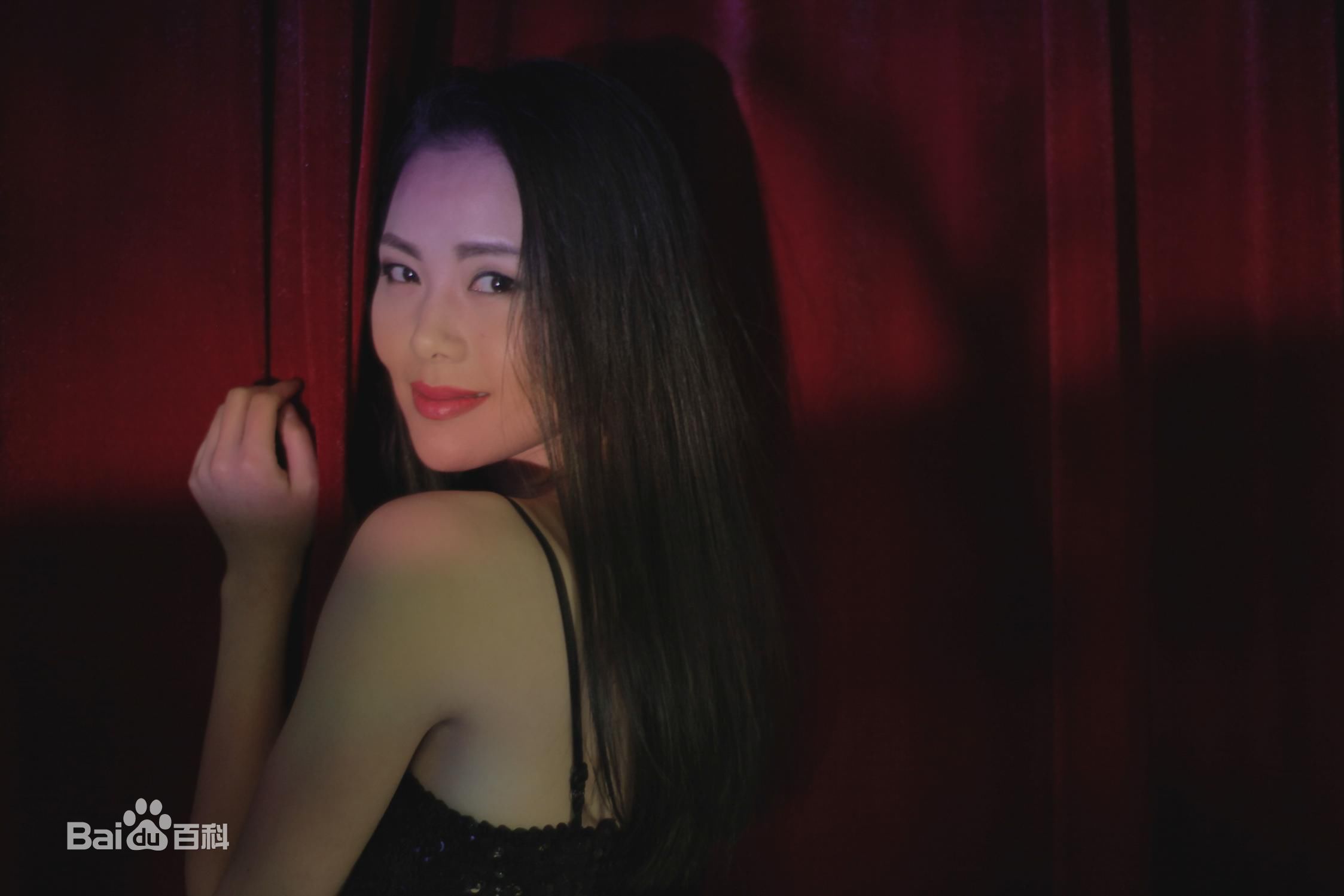 黄薇近照壁纸壁纸