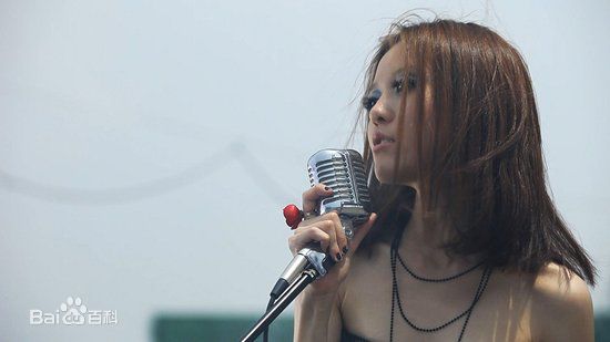 王鸣飞(Fay)宠儿 　金陵十三钗壁纸壁纸