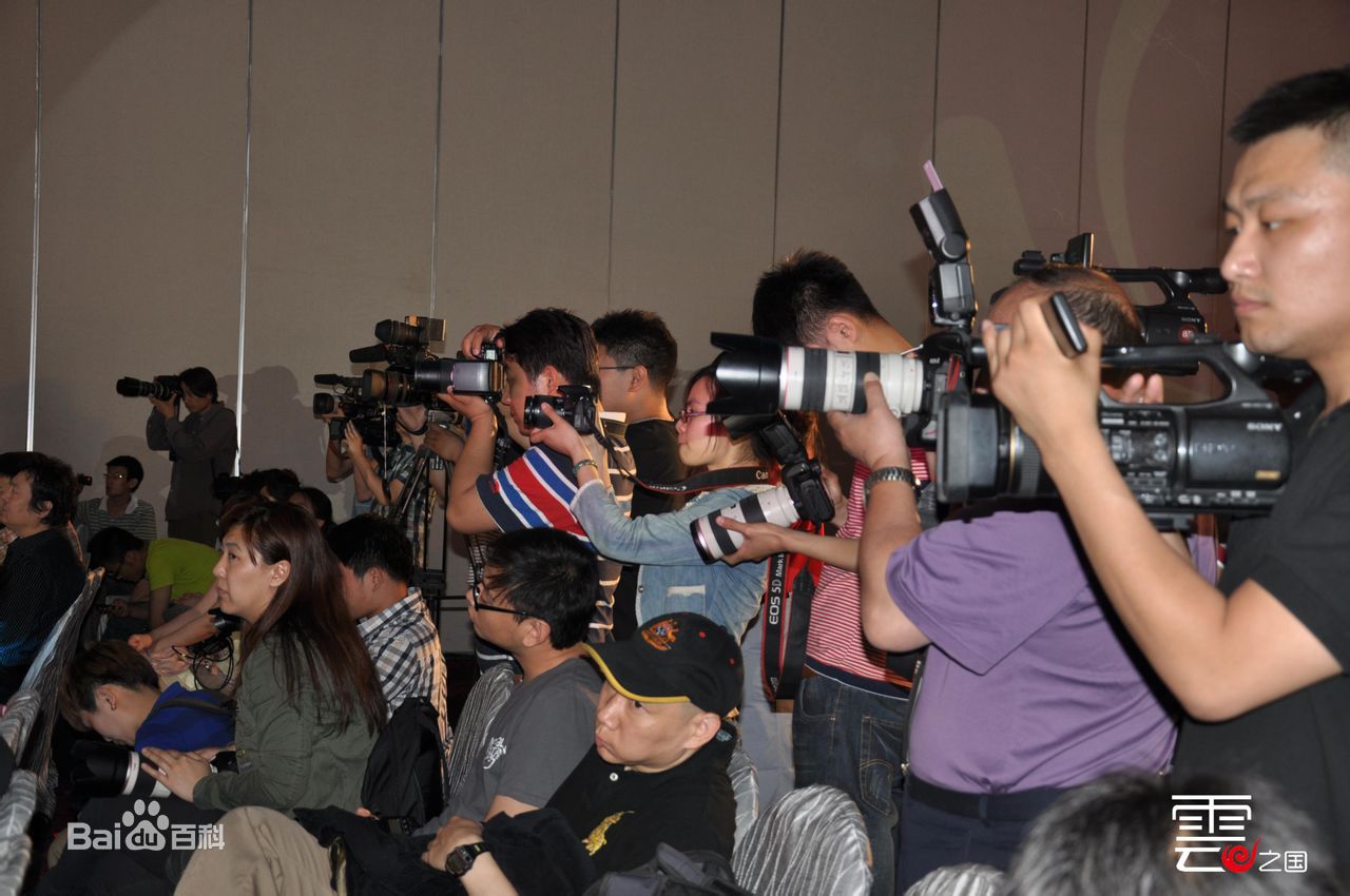 最新王鸣飞(Fay)在电影《梦幻岛》（曾用名《海澜》）中的图集