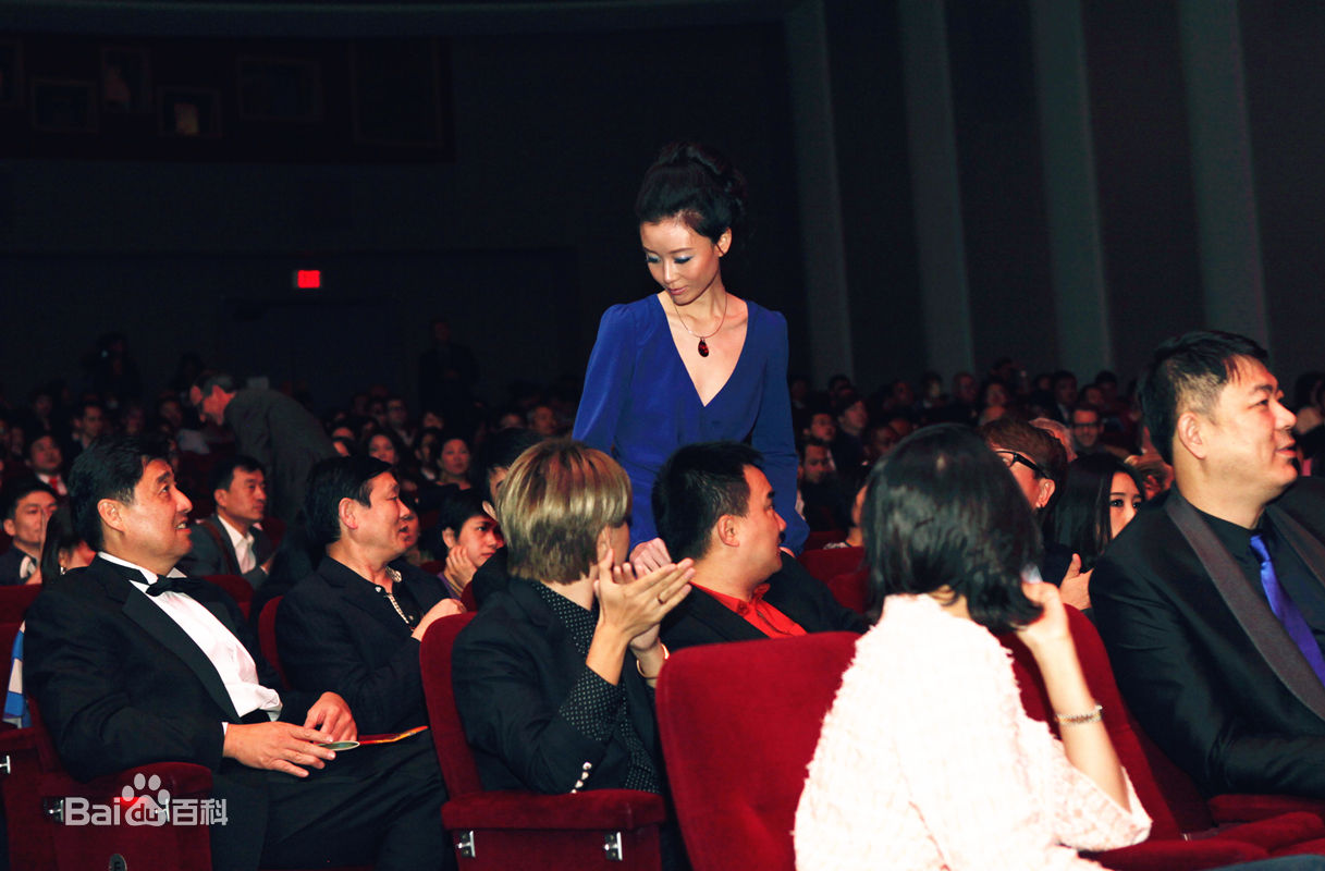 王鸣飞(Fay)电影节颁奖现场图集素颜照相册