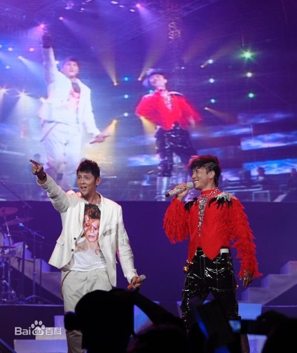 黑龙2018演唱会生活照