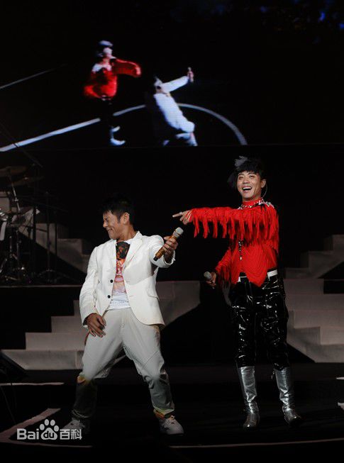 黑龙2018演唱会生活照