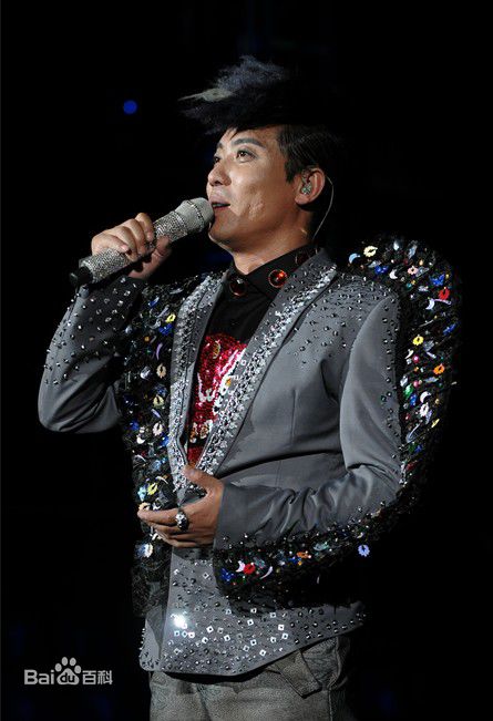 黑龙2018演唱会生活照