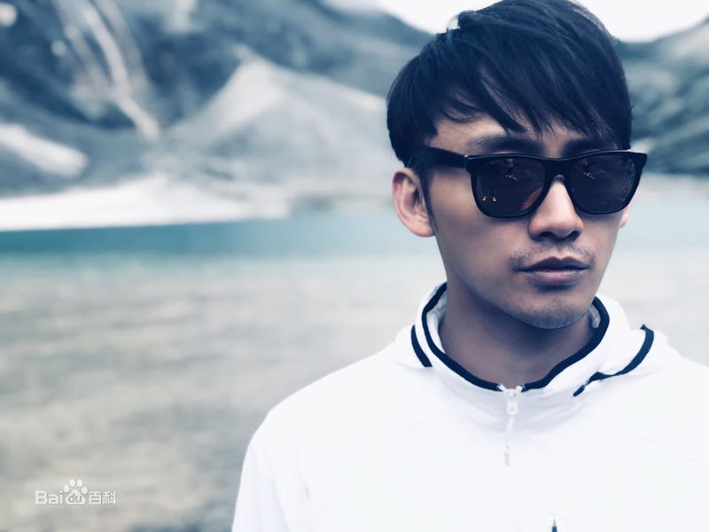 高清罗彬性感图片