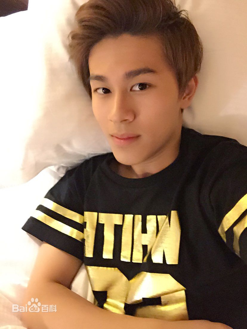 聂闻远生活照生活照