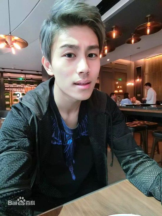 聂闻远生活照生活照