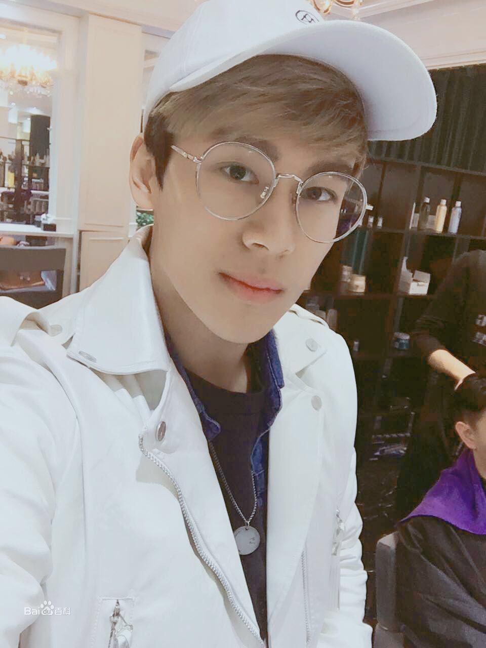 聂闻远生活照生活照