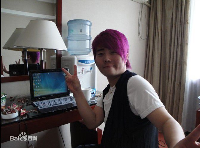 李霖生活照性感图片壁纸