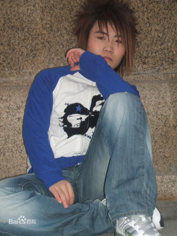 李霖生活照性感图片壁纸