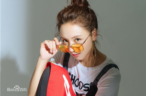 最新刘婧(suki)壁纸