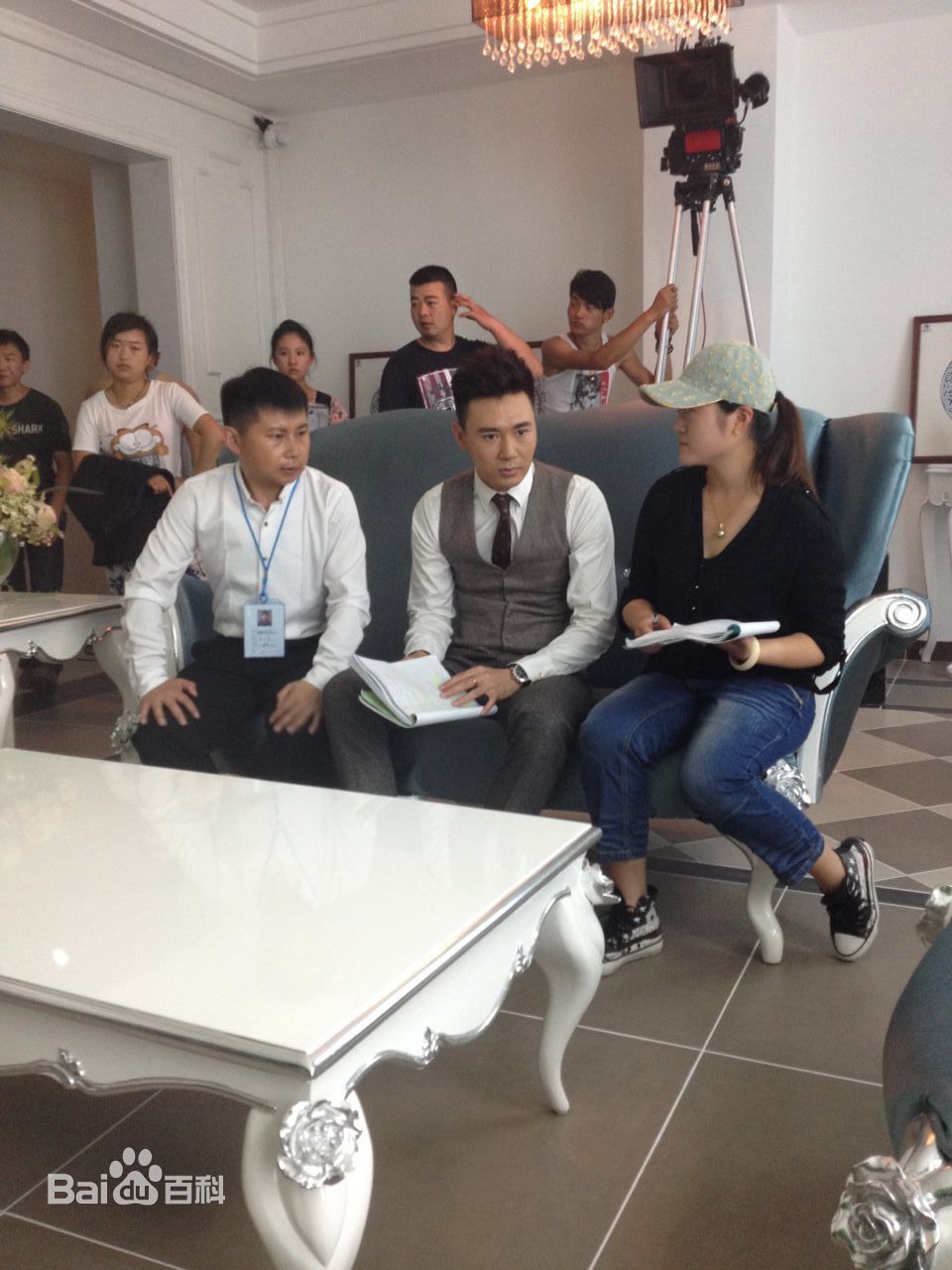 顾珂宇导演工作照壁纸壁纸