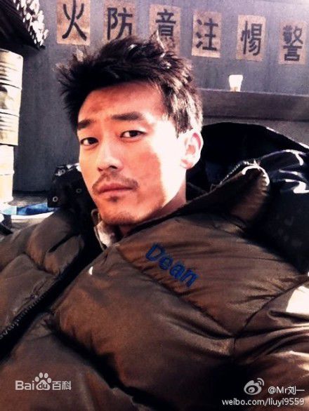 刘俊孝(Dean)在2012《我的抗战2》饰演夏云峰中的