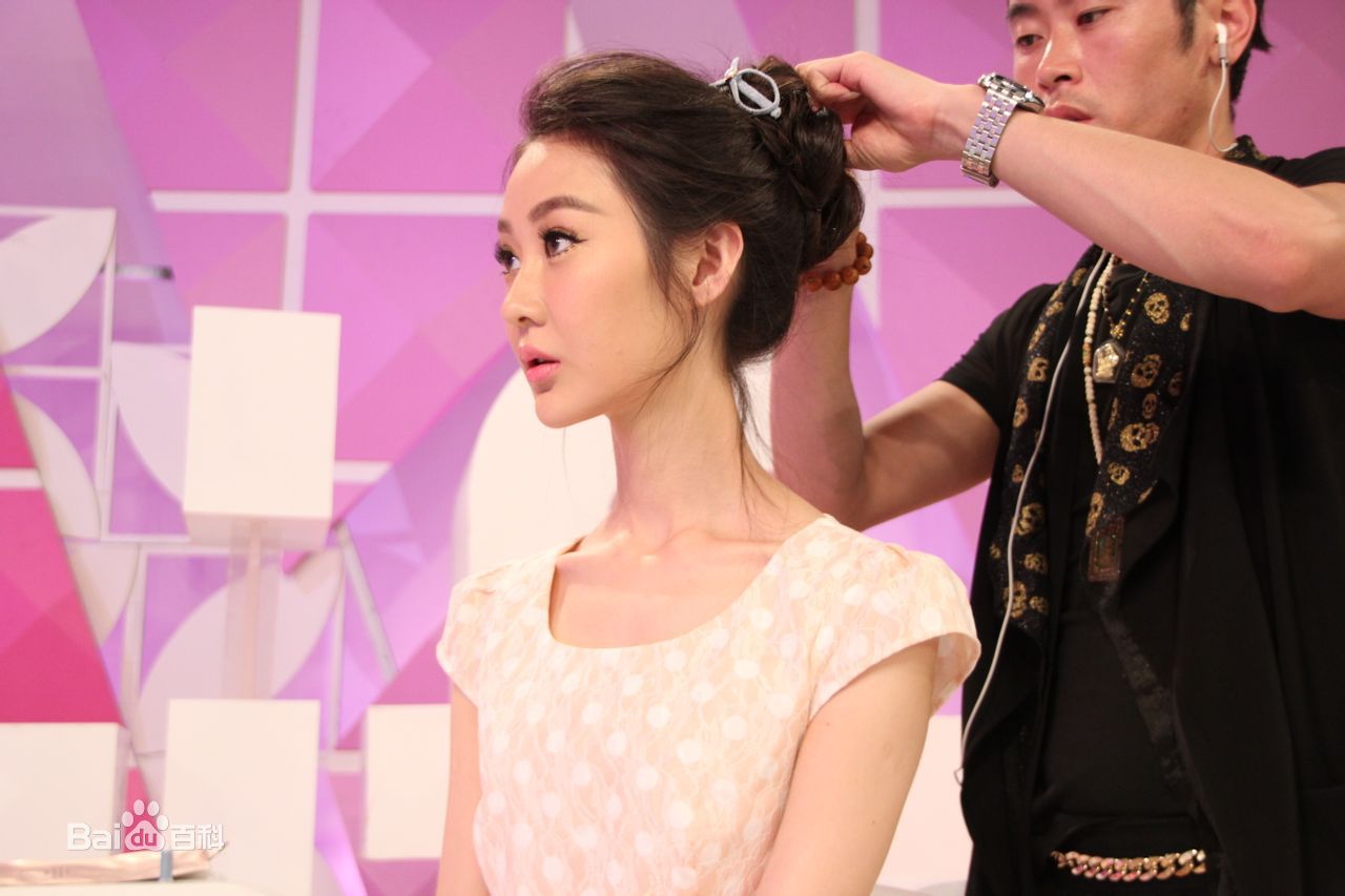 精选田璐菡(Tina)在旅游卫视《美丽俏佳人》中的图册