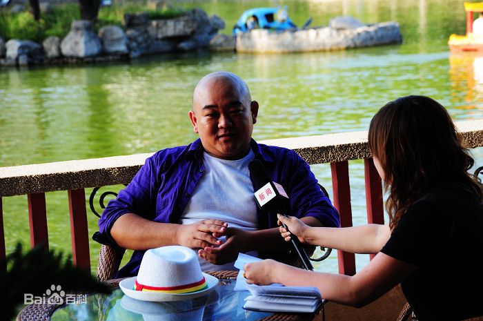 王鹤鸣生活照图片图册