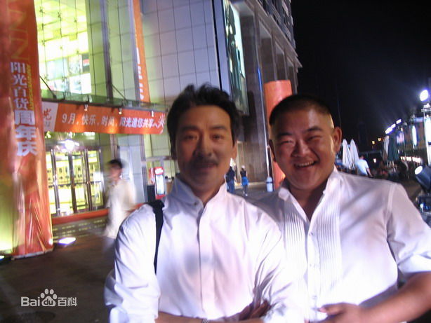 王鹤鸣生活照图片图册