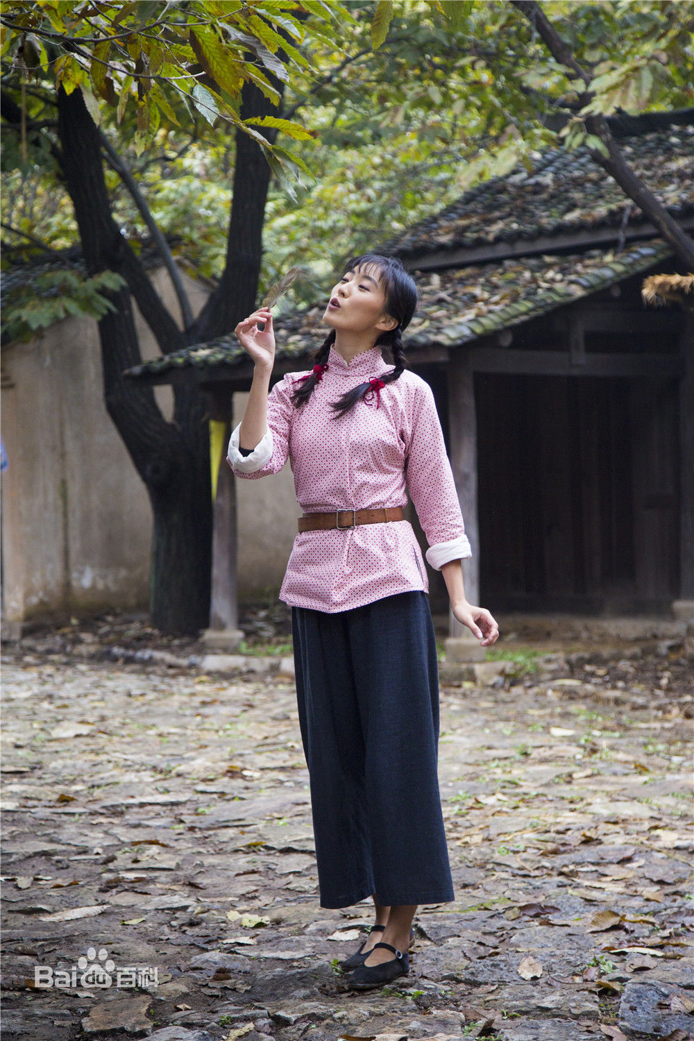 张颖(Zhang Ying)《渔岛怒潮》高清剧照