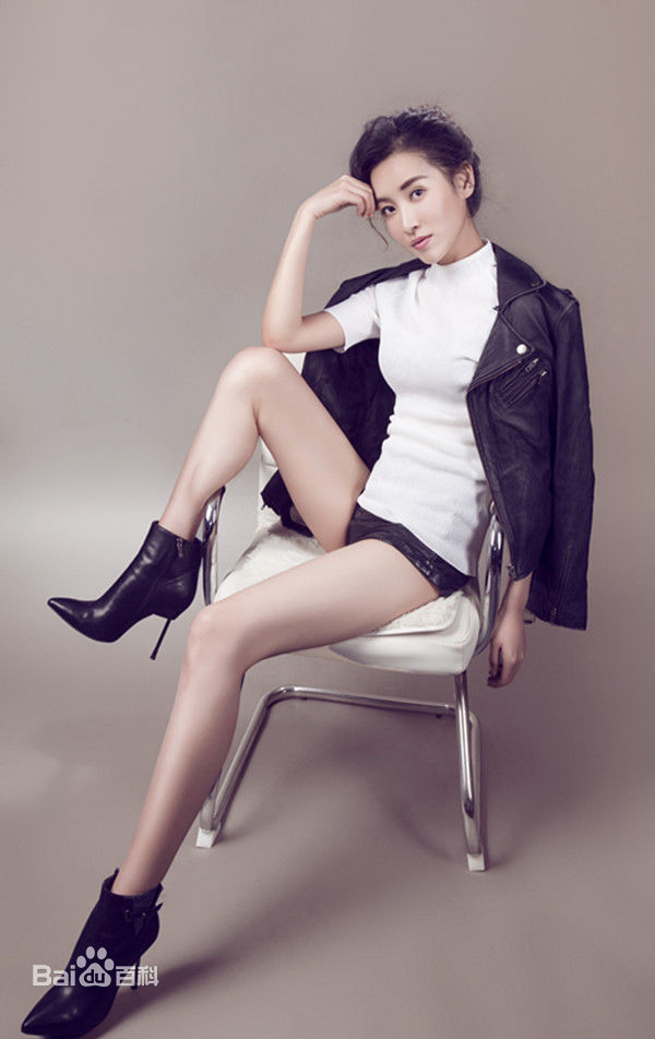 杨卿(Yoki)精选最新图册