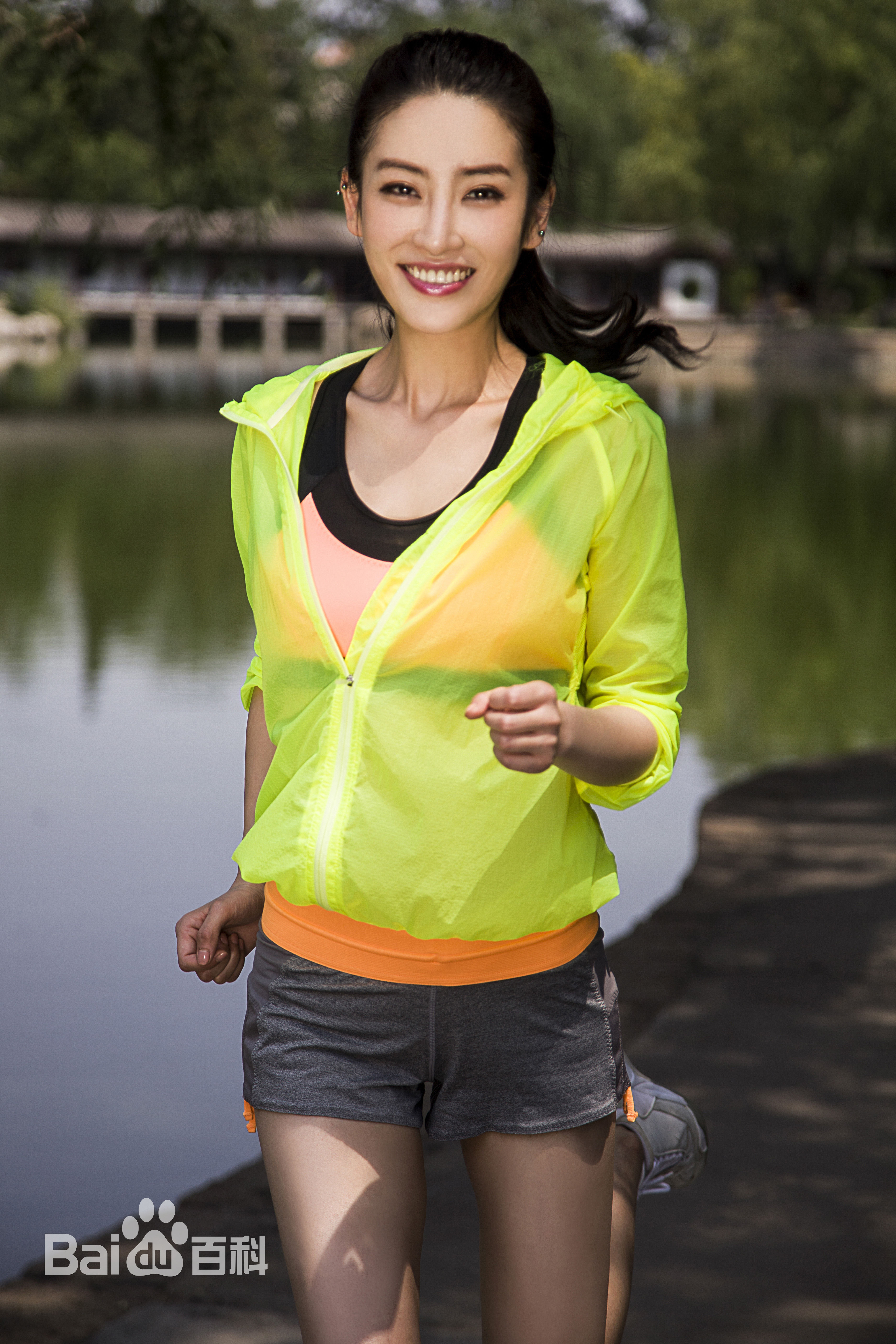 杨卿(Yoki)精选最新图册