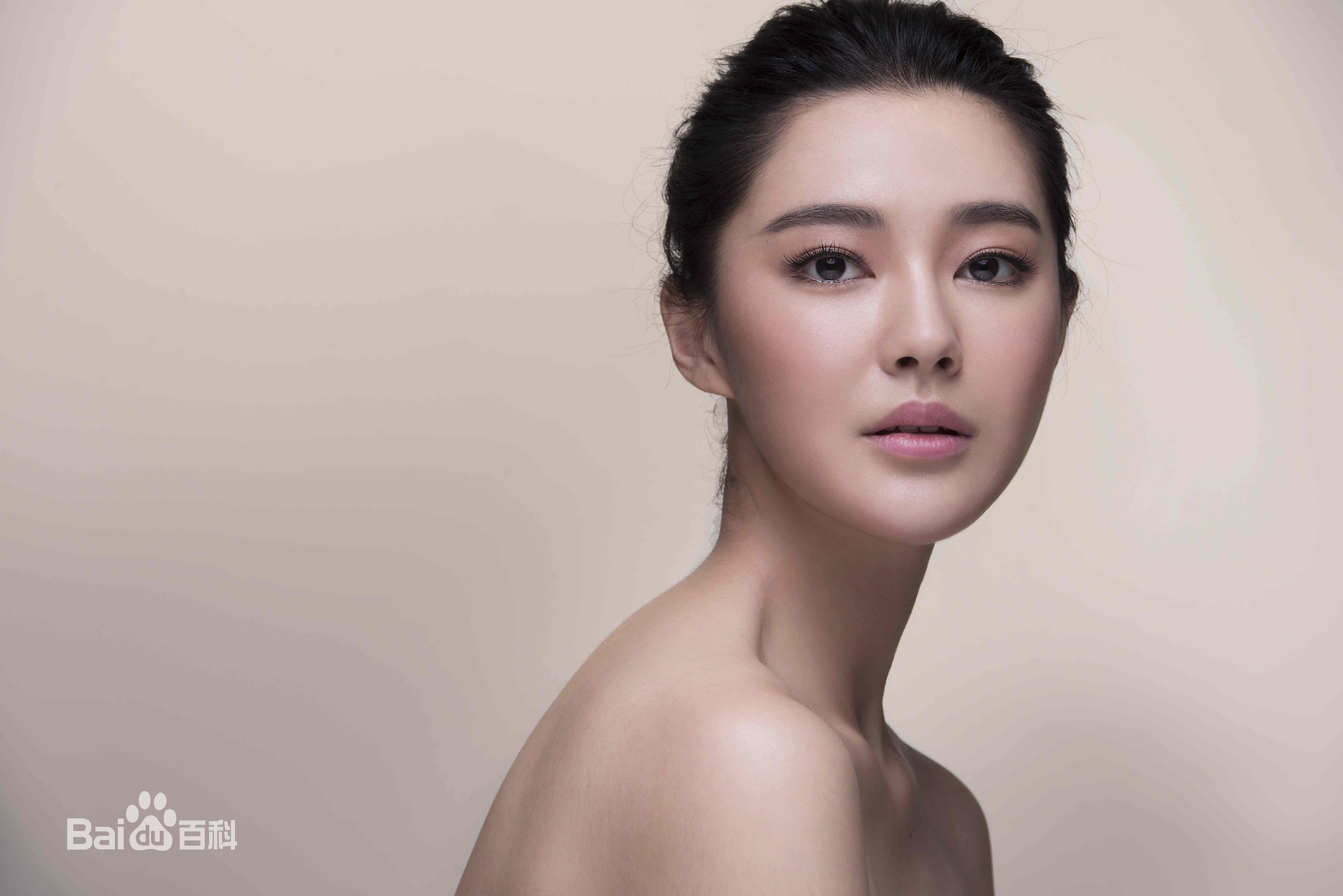 甄琪照片性感图片图集