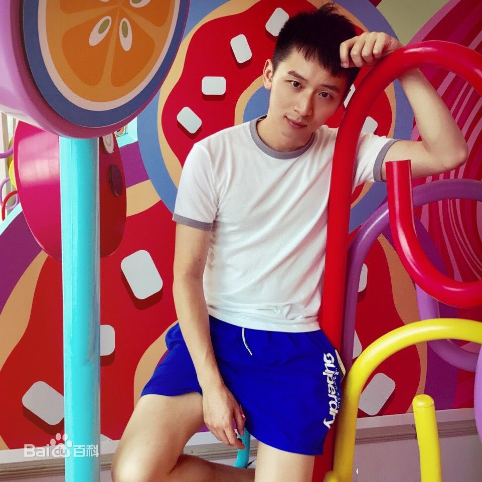 最优质何其炜生活照