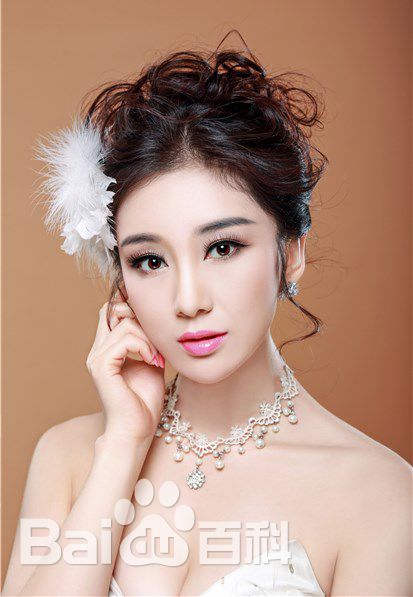 孙丹丹高清婚纱图册