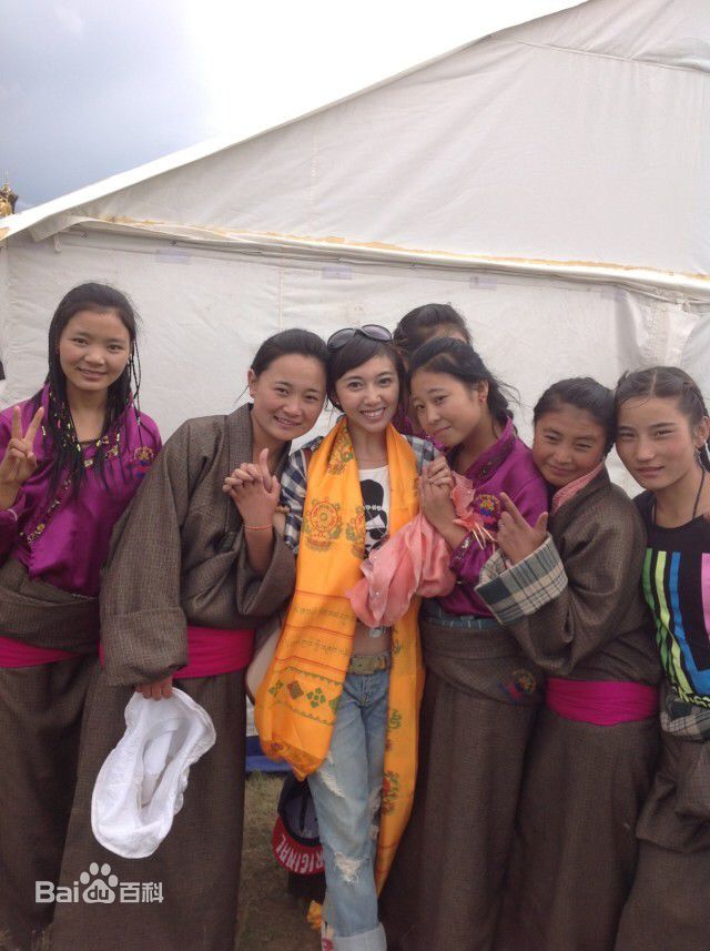 游乐儿(YOYO)拍摄花絮照素颜照相册