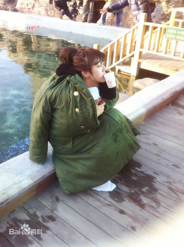 游乐儿(YOYO)拍摄花絮照素颜照相册