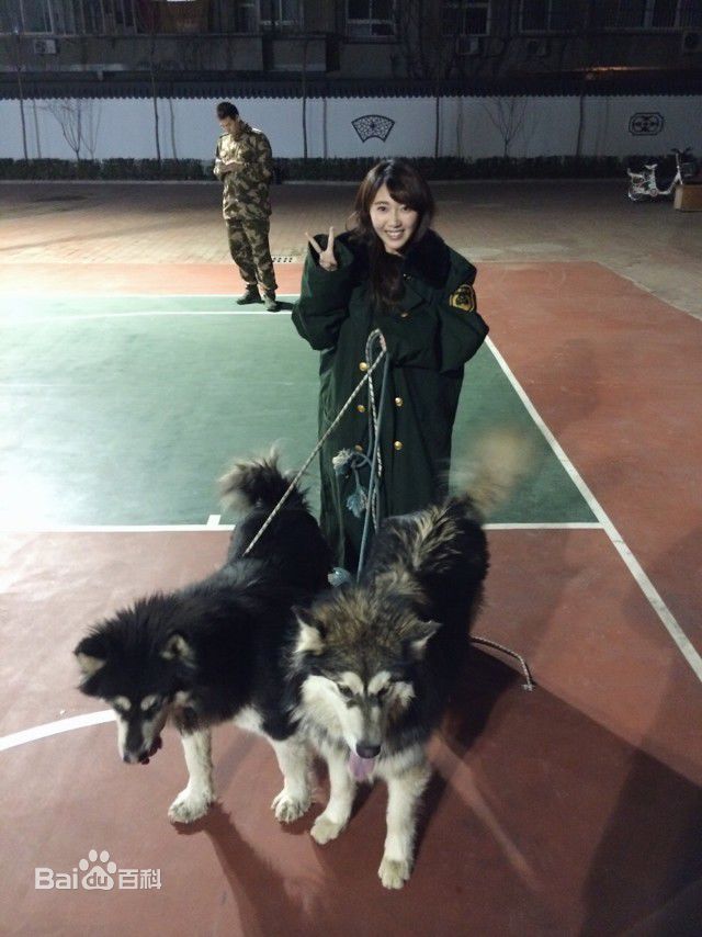 游乐儿(YOYO)拍摄花絮照素颜照相册