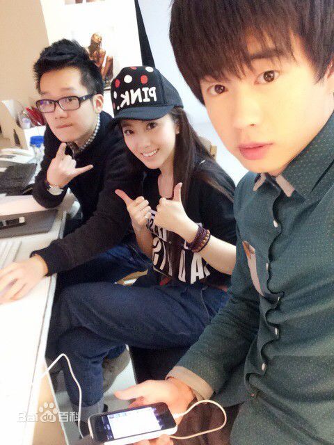 游乐儿(YOYO)拍摄花絮照素颜照相册