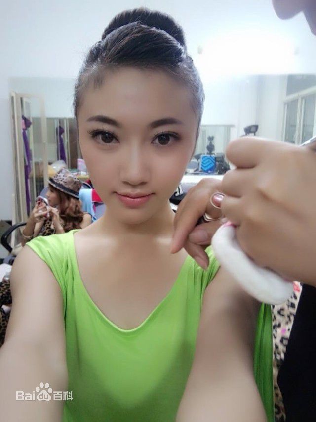 游乐儿(YOYO)拍摄花絮照素颜照相册