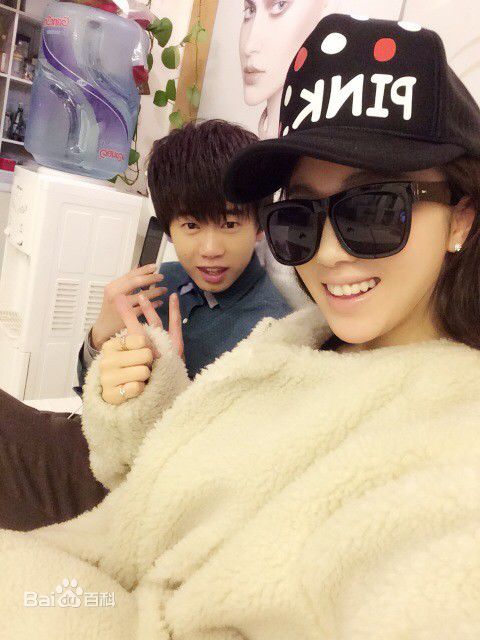 游乐儿(YOYO)拍摄花絮照素颜照相册