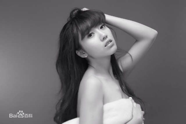 游乐儿(YOYO)最优质黑白相册