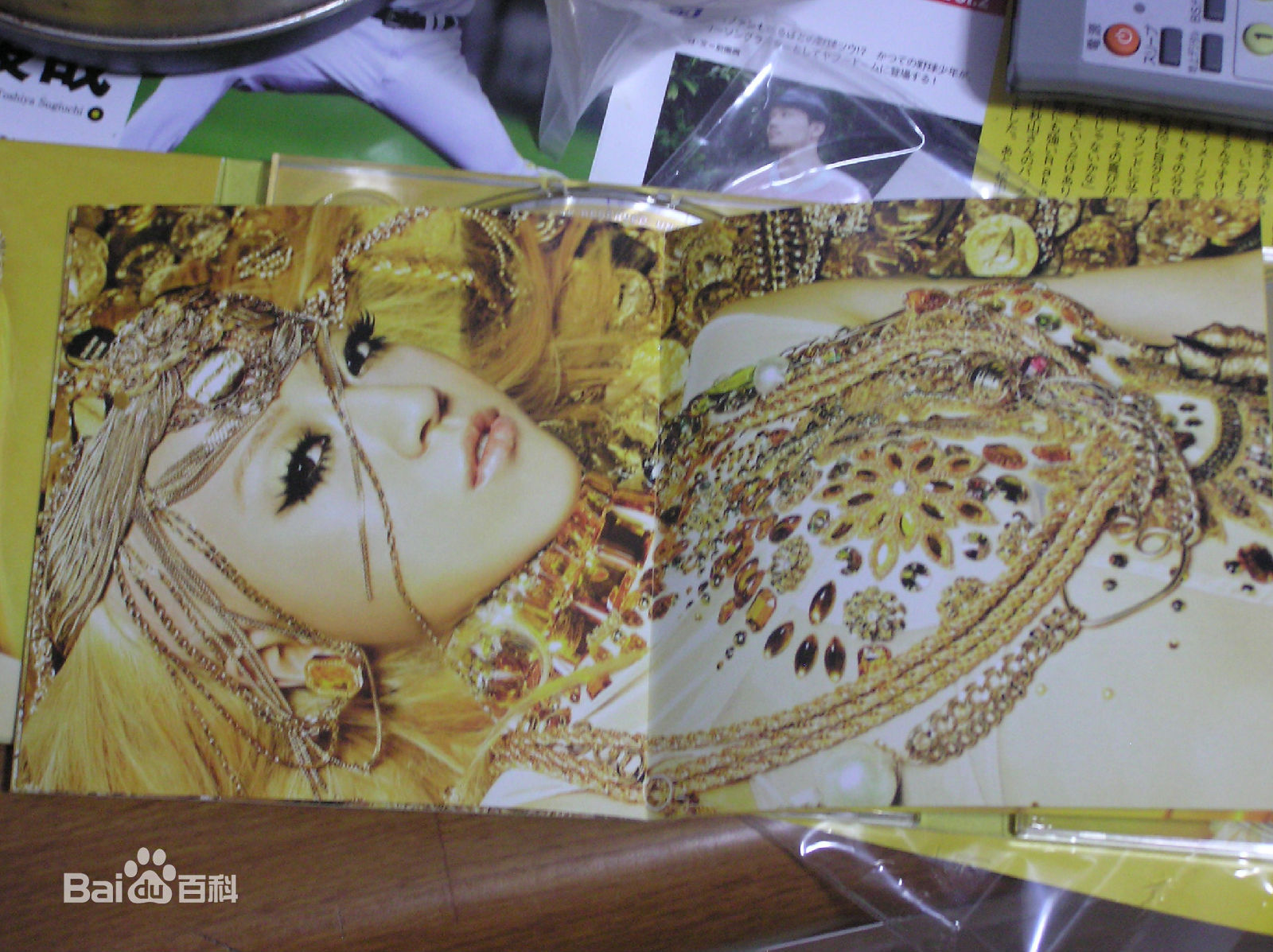 Jaine（英文名）(ジャスミン)1专GOLD壁纸壁纸