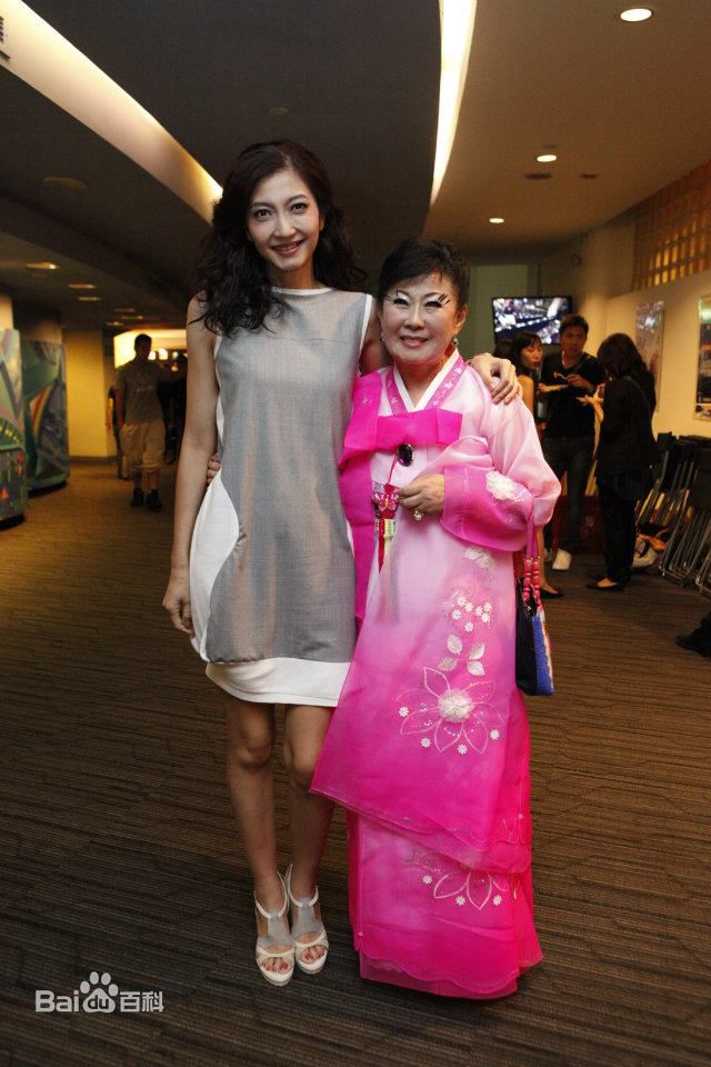 高清黄碧仁图片