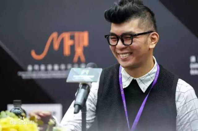 最新陈子谦性感图片