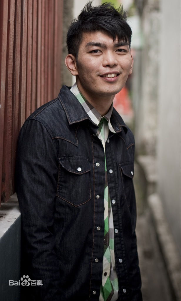 最新陈子谦性感图片