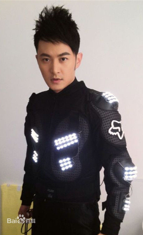 赵韦至录制节目壁纸壁纸