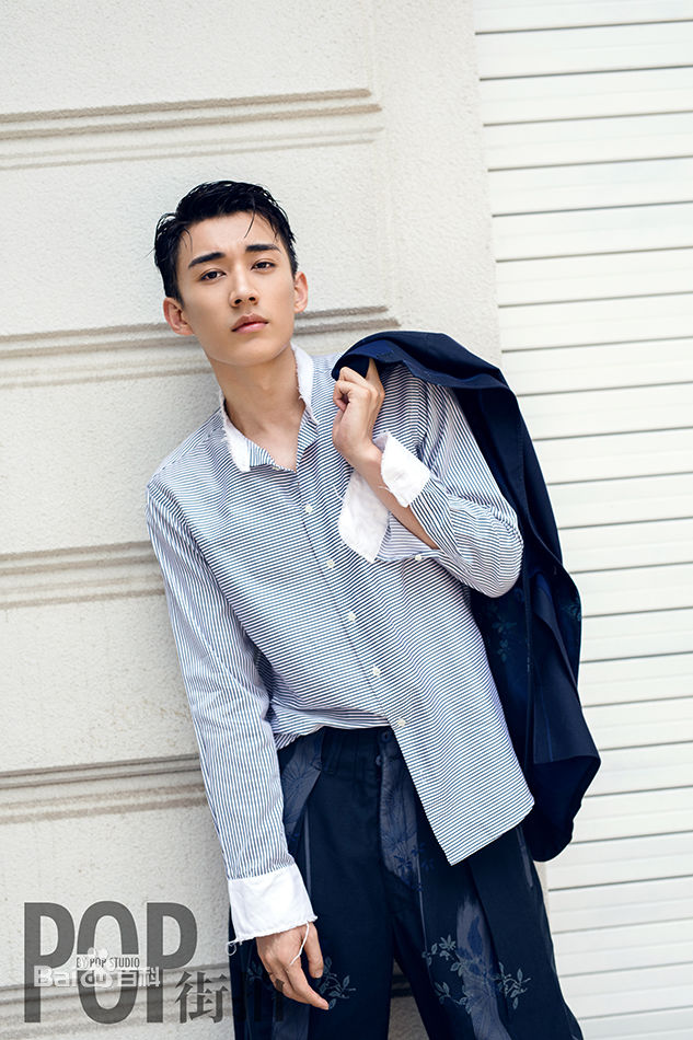 刘学义街拍壁纸壁纸