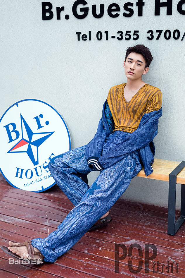 刘学义街拍壁纸壁纸