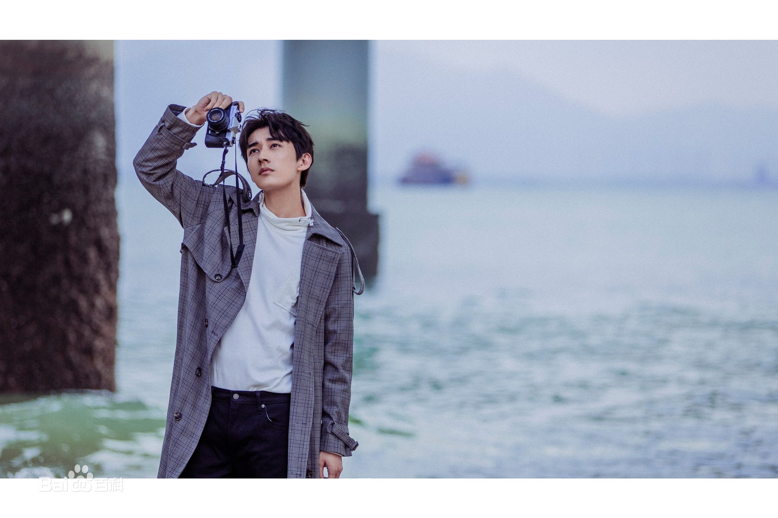 刘学义海边街拍