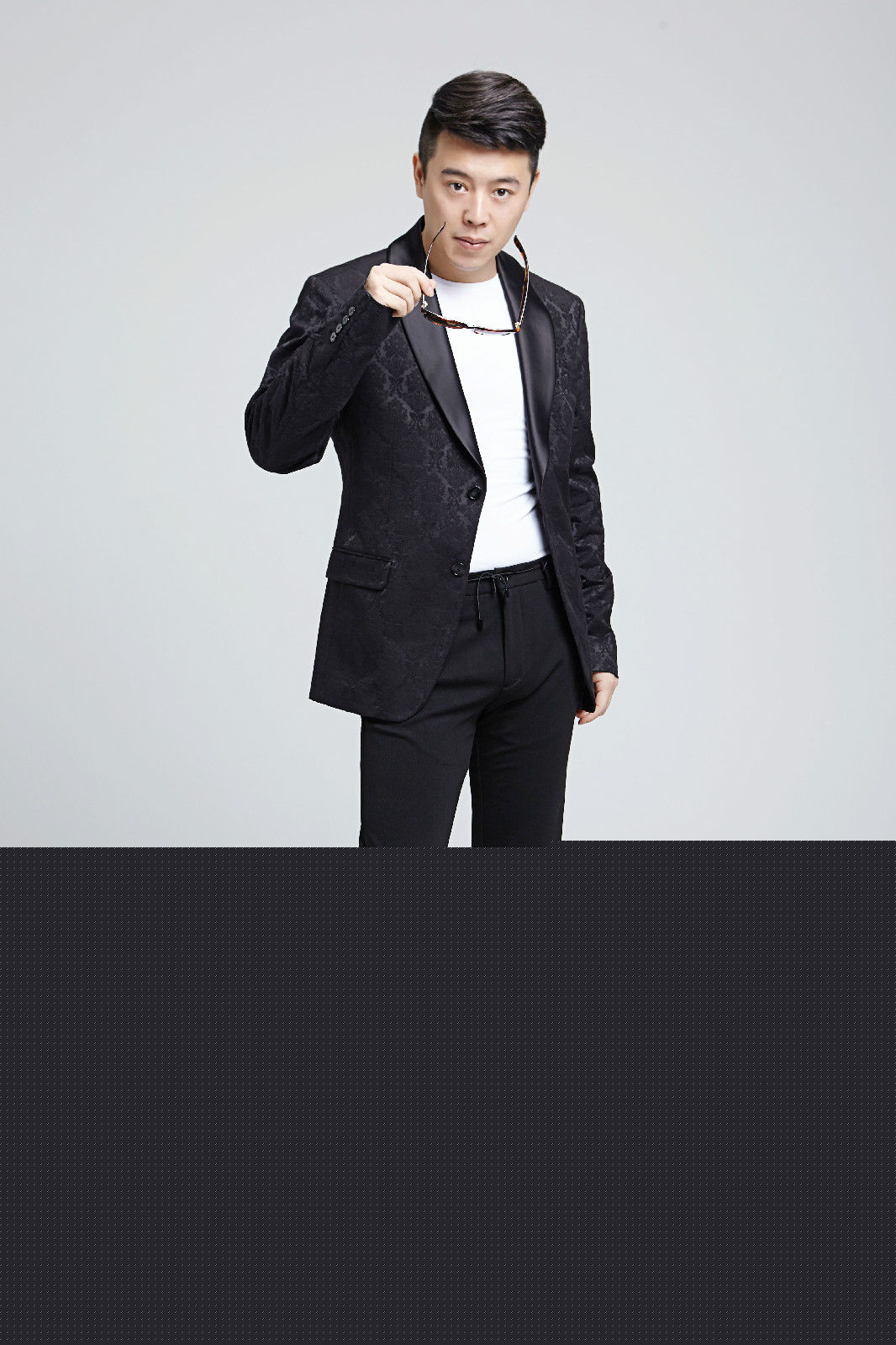 屠夏岩(Tom)最新剧照