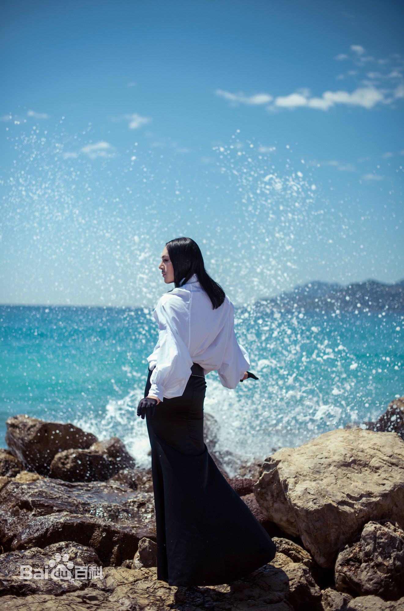 缪艺豪(Miaomiao)巴黎街拍性感图片图集