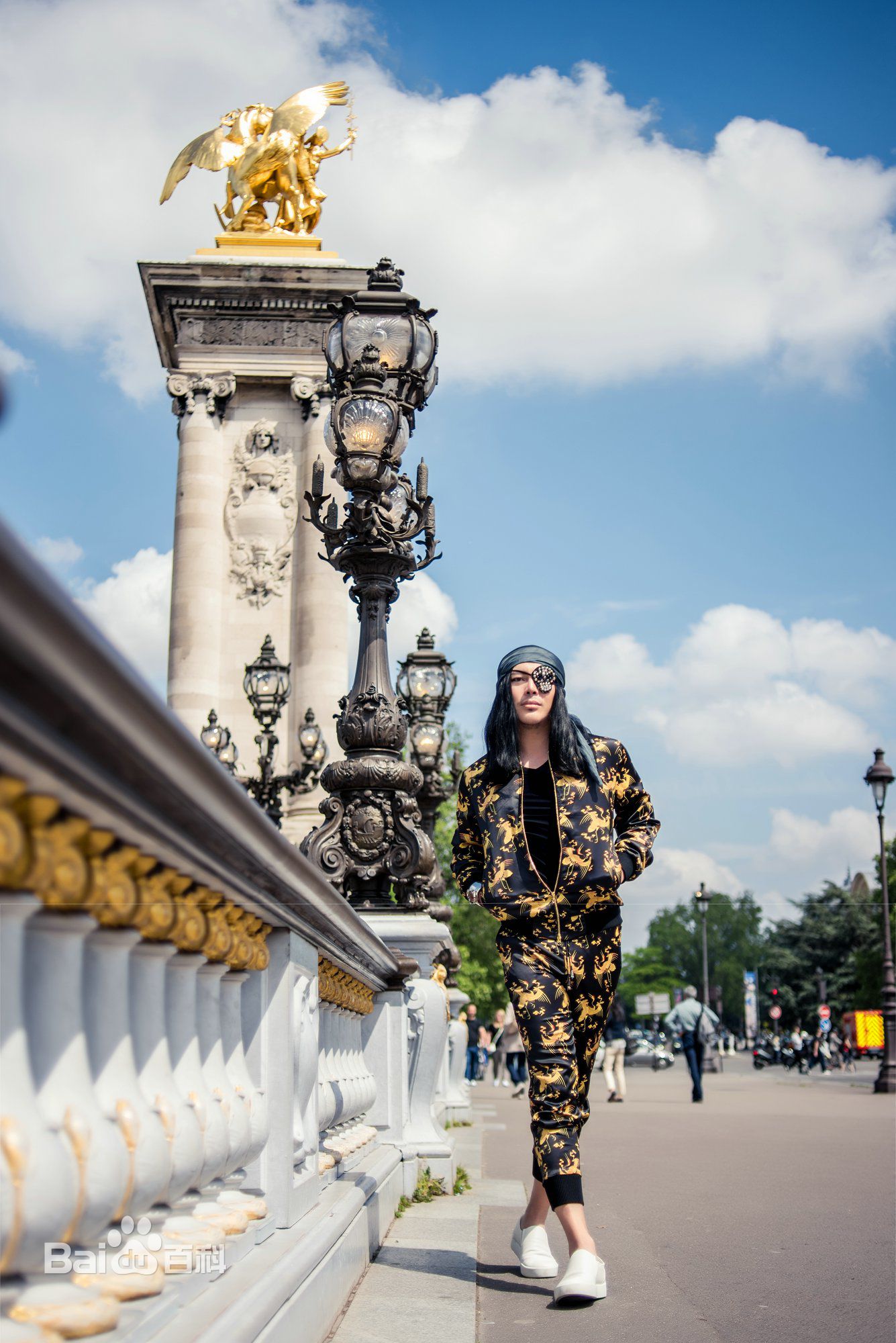 缪艺豪(Miaomiao)巴黎街拍性感图片图集