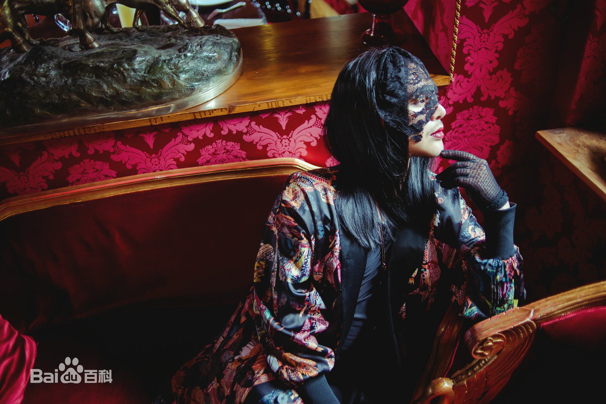 缪艺豪(Miaomiao)巴黎街拍性感图片图集