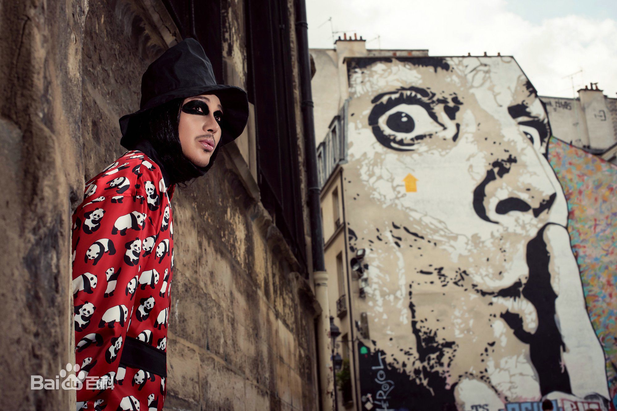 缪艺豪(Miaomiao)巴黎街拍性感图片图集