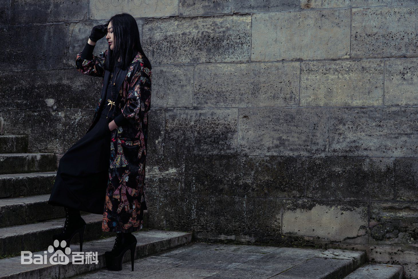 缪艺豪(Miaomiao)巴黎街拍性感图片图集