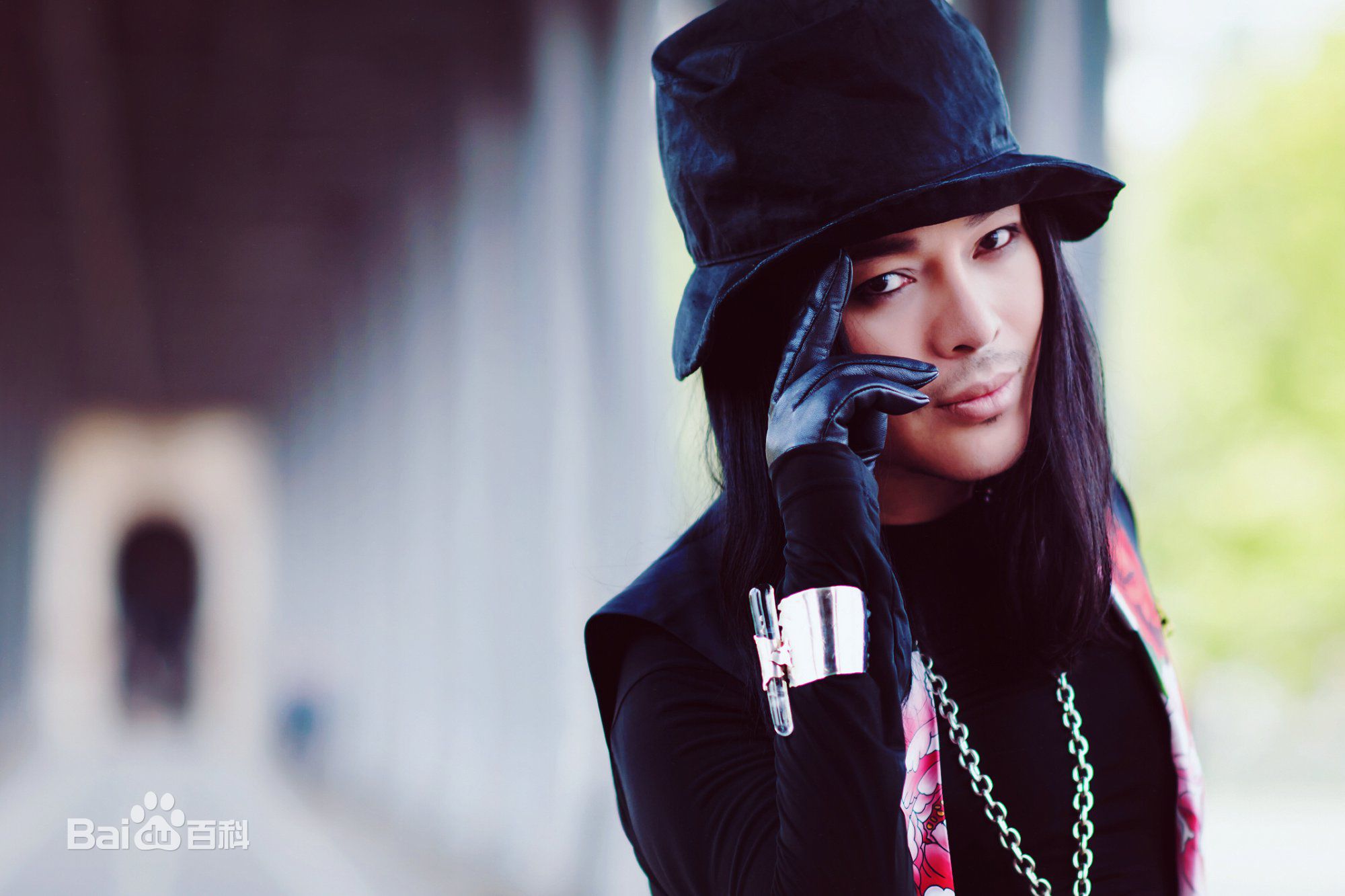 缪艺豪(Miaomiao)巴黎街拍性感图片图集