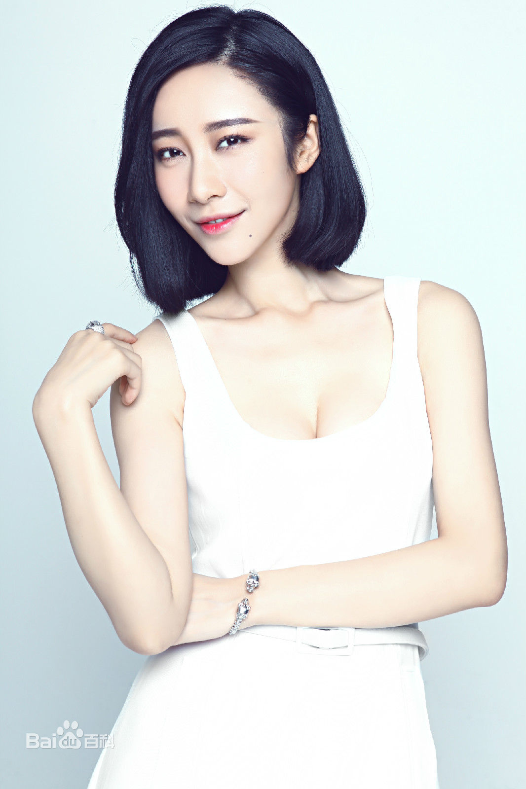 徐荷媛(Hellen)最新照片前后照片