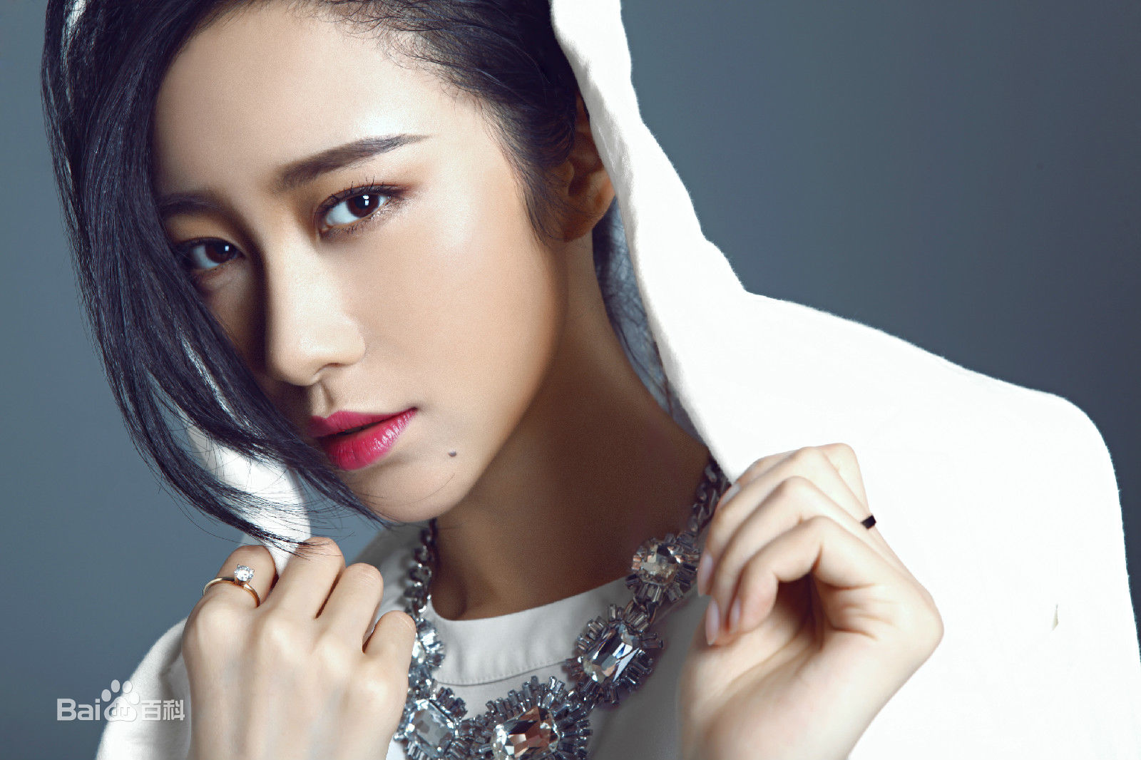 徐荷媛(Hellen)最新照片前后照片